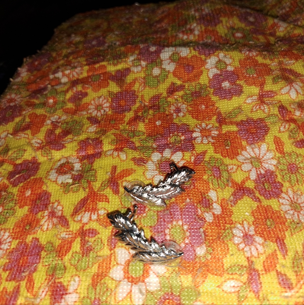 Earrings - Picture 2 of 6